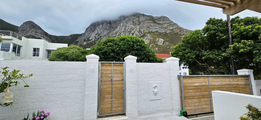 3 Bedroom Property for Sale in Voelklip Western Cape